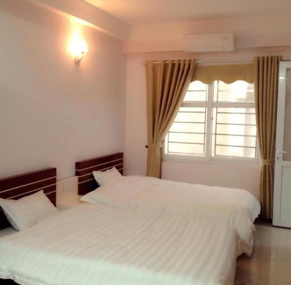 اتاق اکونومی, The Light