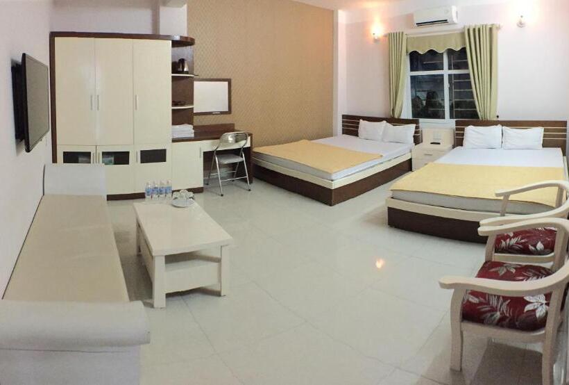 Economy Quadruple Room, The Light