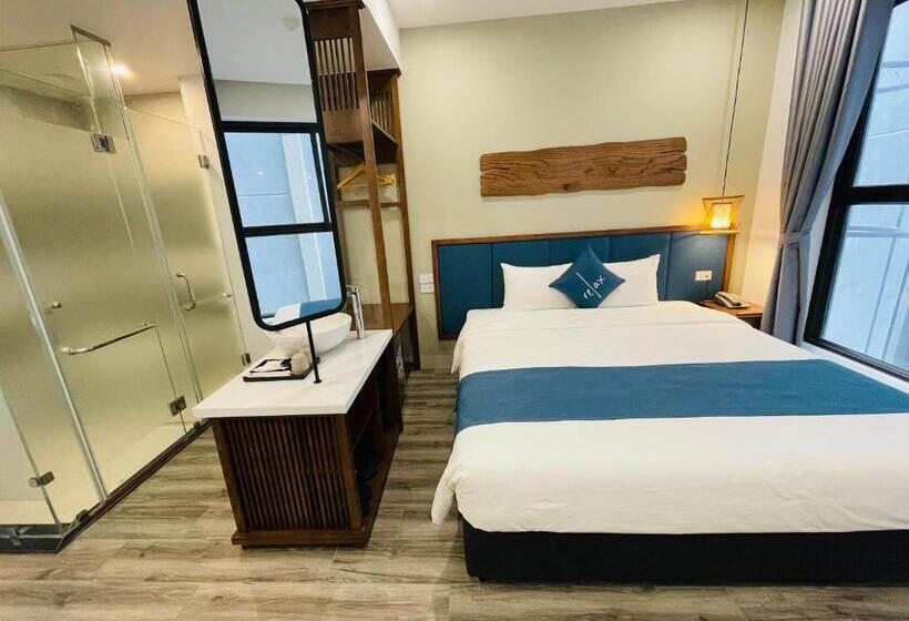 اتاق سوپریور با تخت بزرگ, The Light