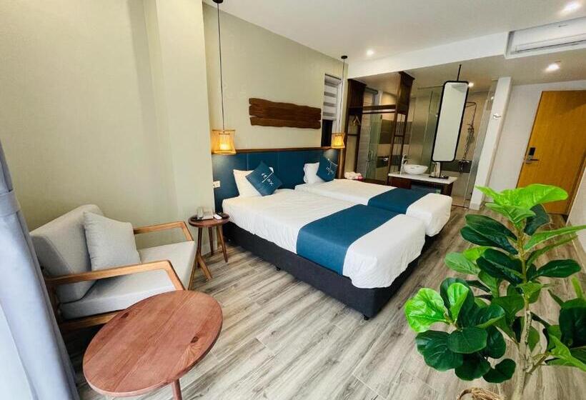 Deluxe Room Mountain View, The Light