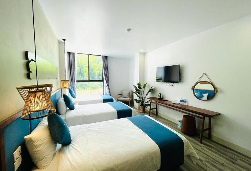 اتاق لوکس سه تخته, The Light