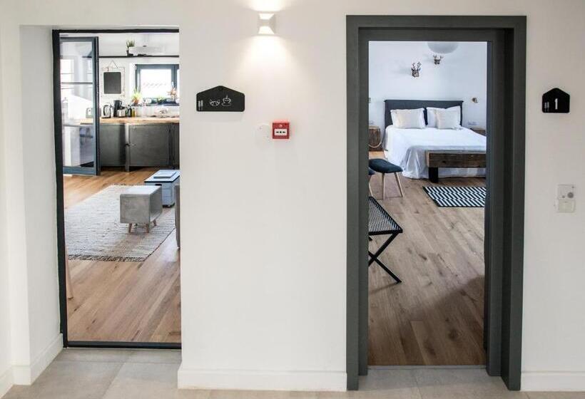 デラックスジュニアスイート, The Pines Boutique Villa