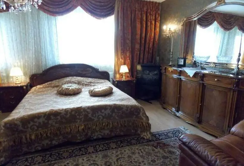 Deluxe-huone, Weena House