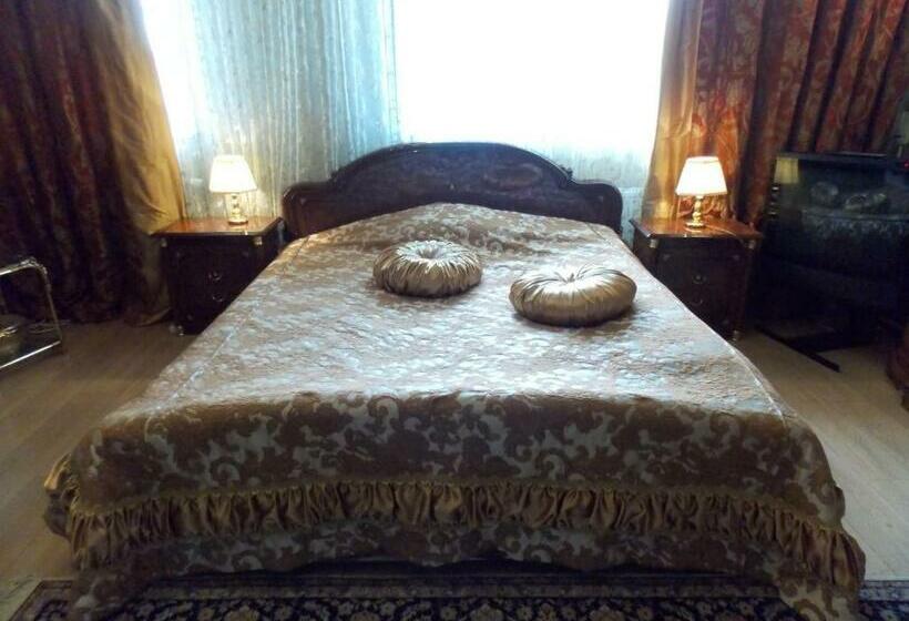 غرفة ديلوكس, Weena House