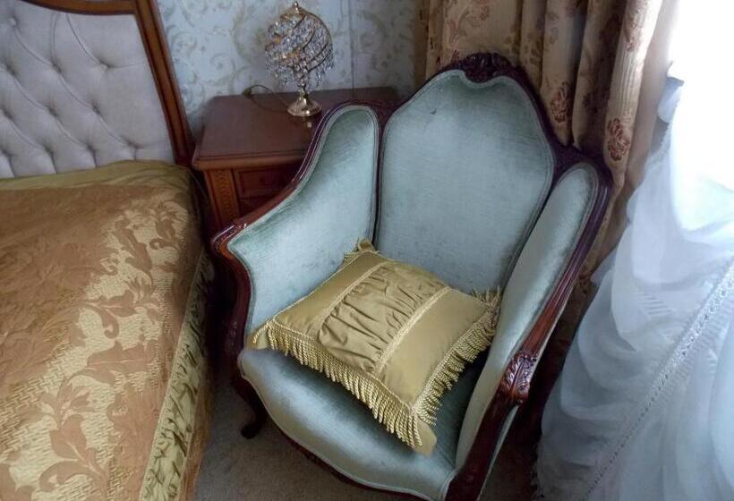 スタンダードルーム, Weena House
