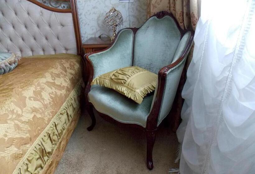 スタンダードルーム, Weena House