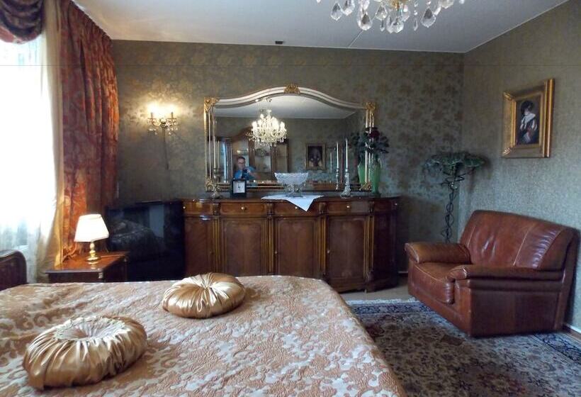 デラックスルーム, Weena House