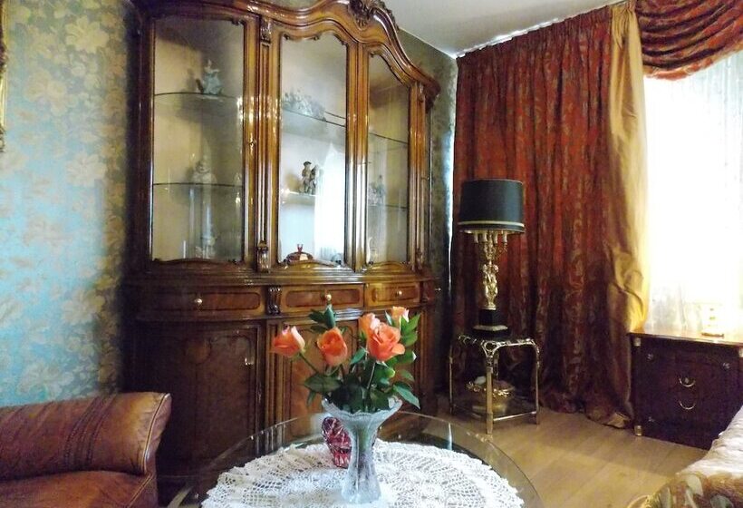 デラックスルーム, Weena House