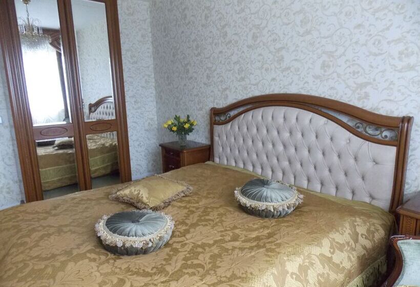 スタンダードルーム, Weena House