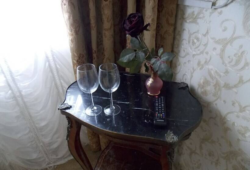 غرفة قياسية, Weena House