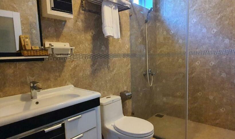 Medencére Néző Superior Szoba, Saigon Emerald Beach Resort