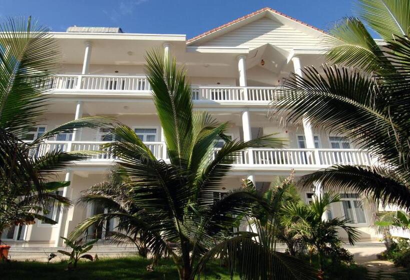 Háromágyas Deluxe Szoba, Saigon Emerald Beach Resort