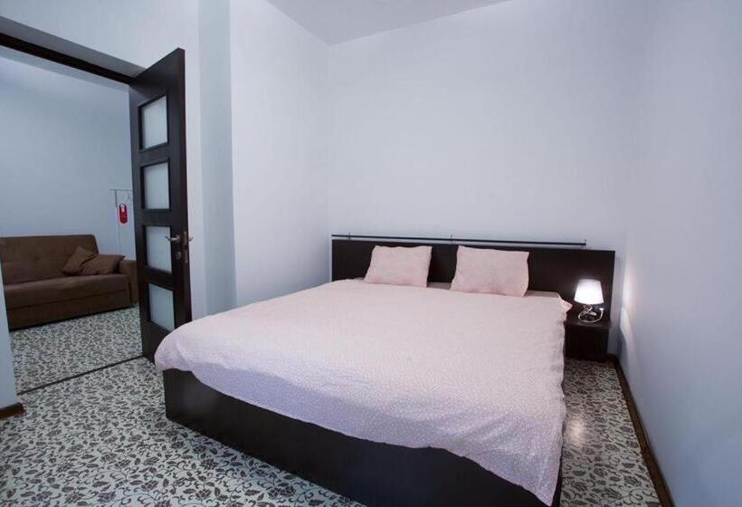 اتاق استاندارد سه نفره, Vila Maria