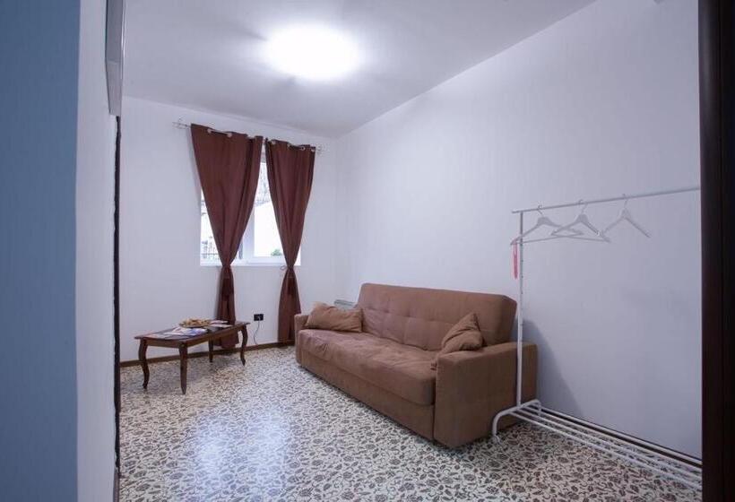 اتاق استاندارد سه نفره, Vila Maria