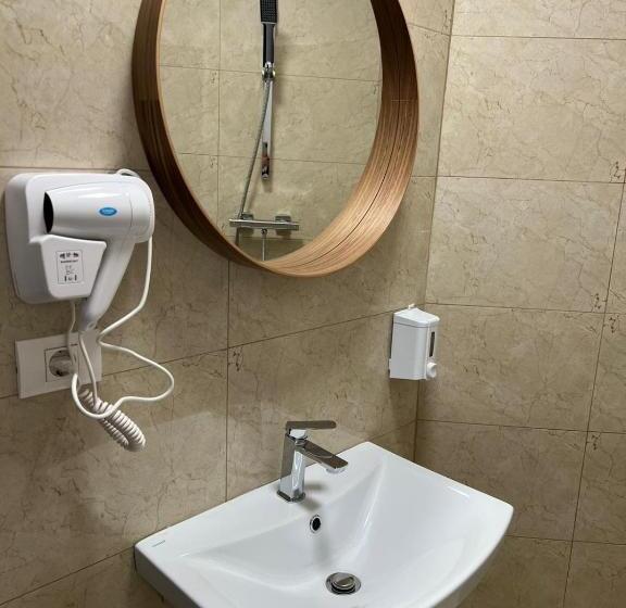 اتاق استاندارد سه نفره, Vila Maria