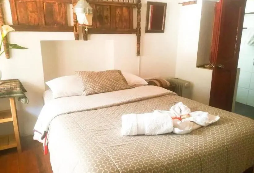 اتاق لوکس, Casa Patacalle