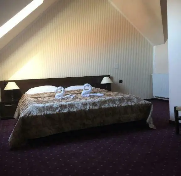Economy-huone, Garden Retreat