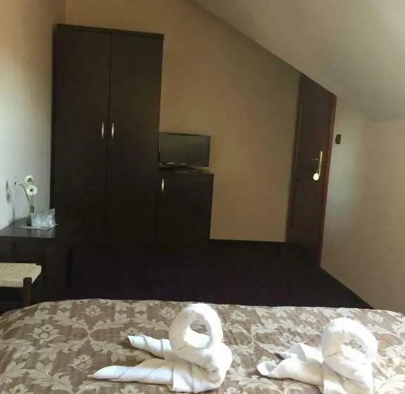 Economy-huone, Garden Retreat