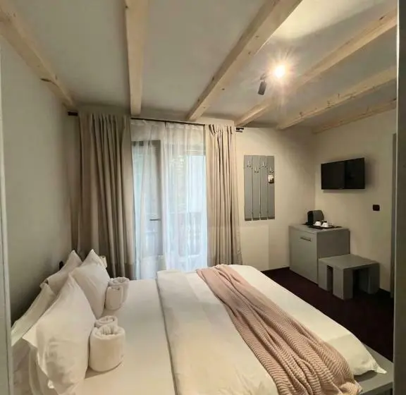 Basic-huone, Garden Retreat