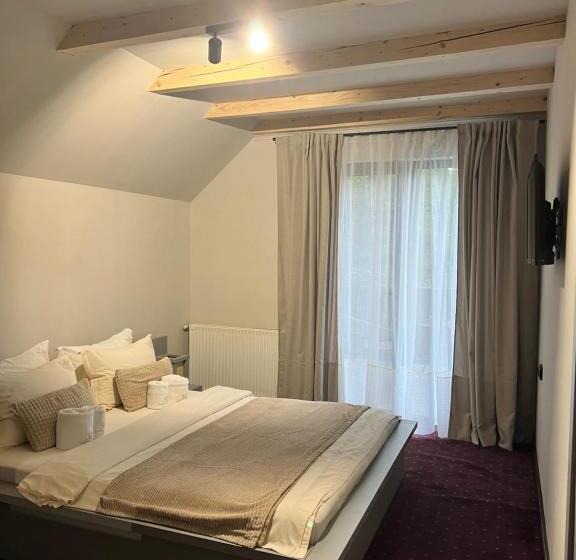 Номер Стандарт с Балконом, Garden Retreat