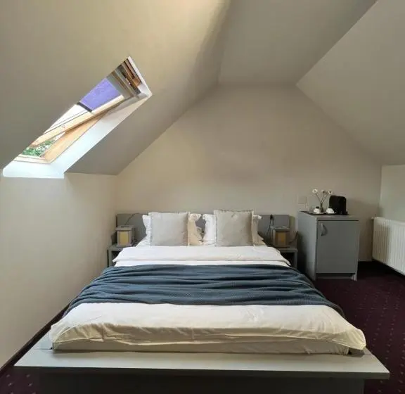 Economy-huone, Garden Retreat