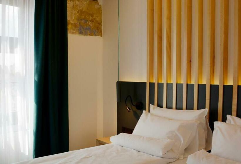 اتاق سوپریور, Kleines