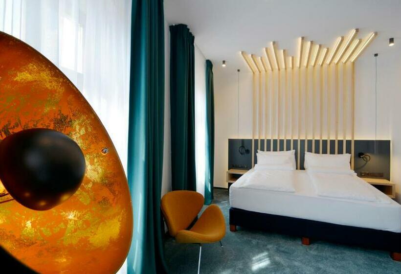 اتاق سوپریور, Kleines