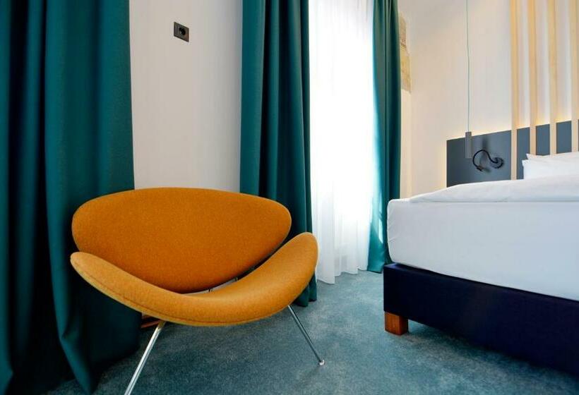 اتاق سوپریور, Kleines