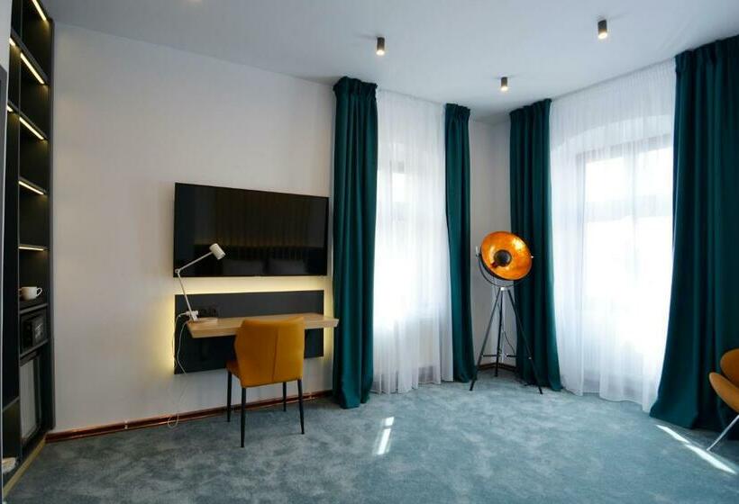 اتاق سوپریور, Kleines