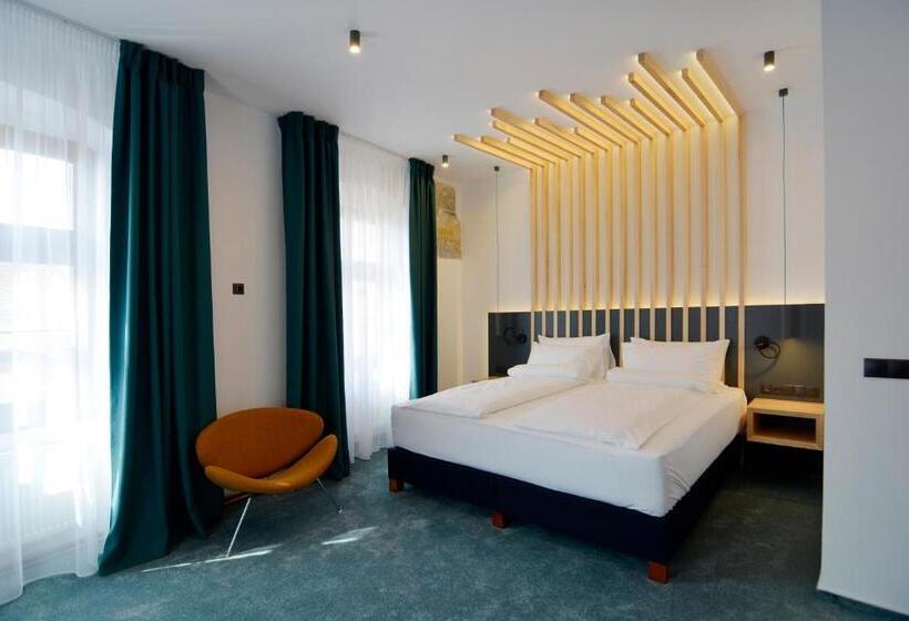 اتاق سوپریور, Kleines