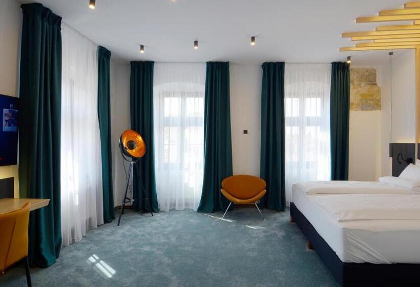 اتاق سوپریور, Kleines