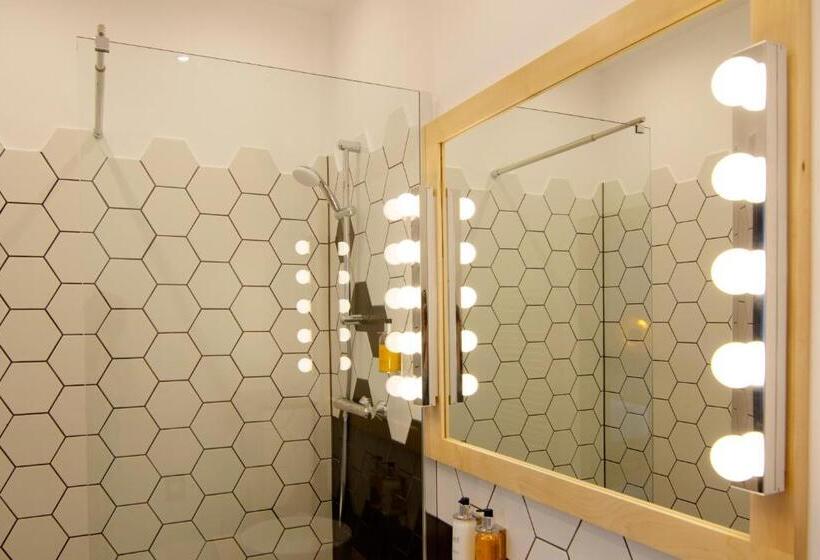 اتاق راحتی, Kleines