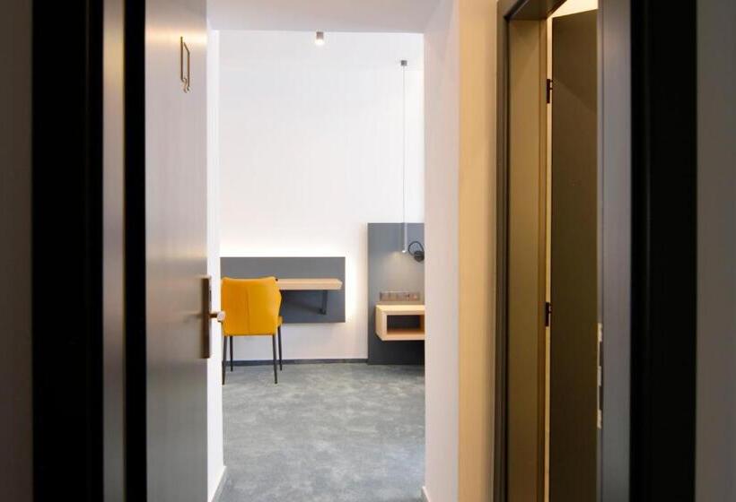 اتاق راحتی, Kleines