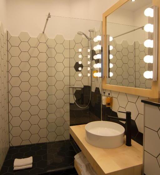 اتاق لوکس, Kleines