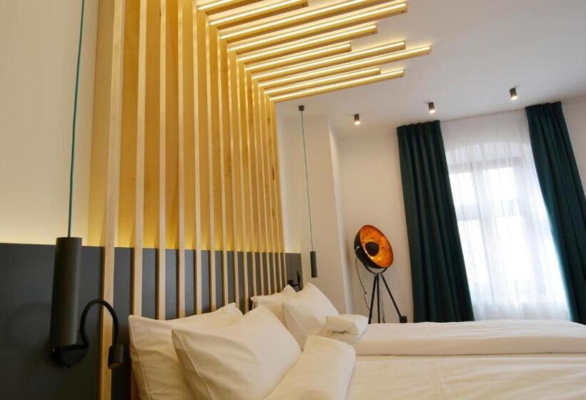 اتاق لوکس, Kleines