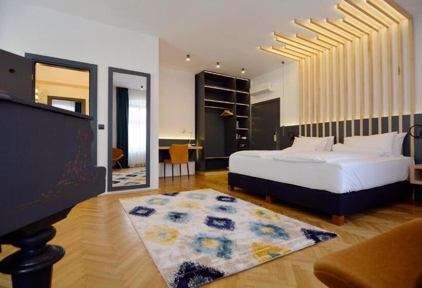 اتاق لوکس, Kleines