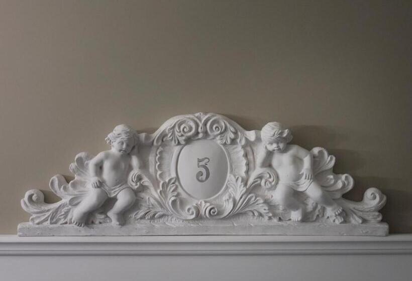 سوییت سوپریور, Maison Elysée