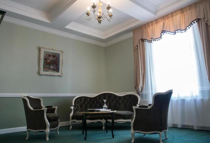 سوییت سوپریور, Maison Elysée