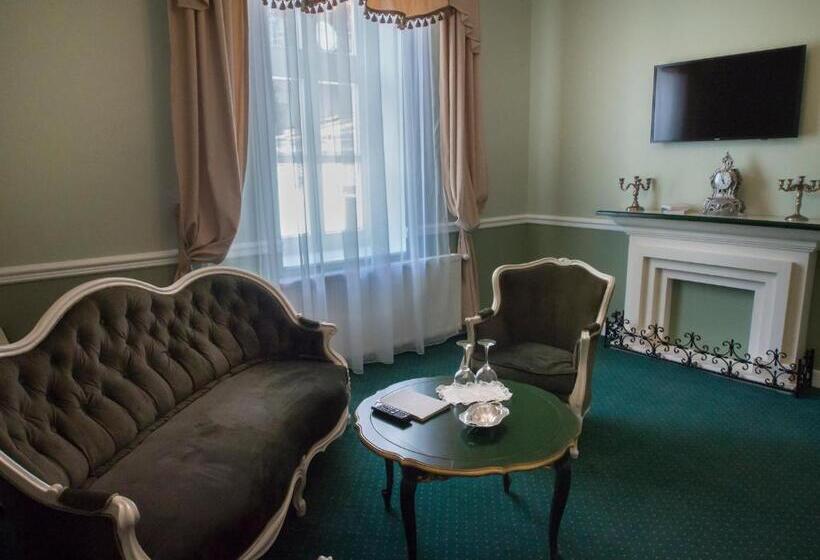 سوییت سوپریور, Maison Elysée