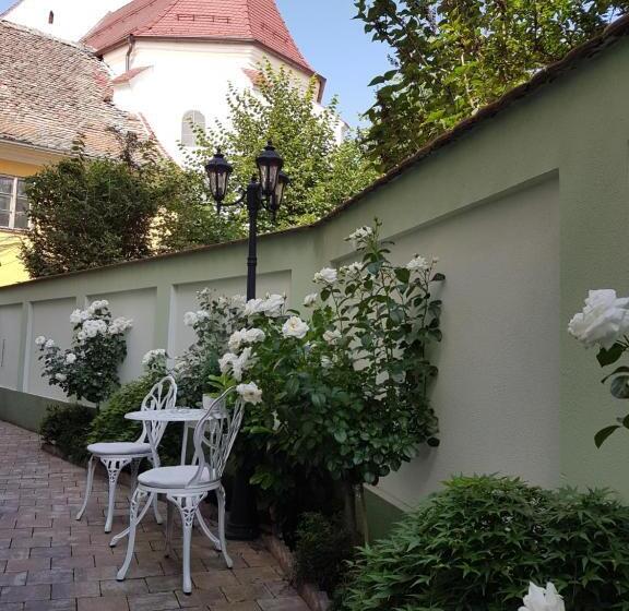 سوییت سوپریور, Maison Elysée