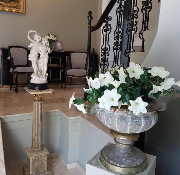 سوییت سوپریور, Maison Elysée