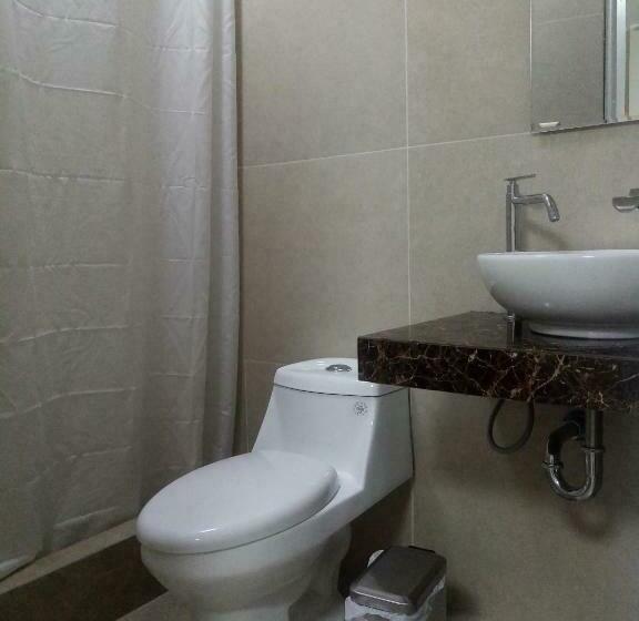 اتاق خانوادگی, Hostel Willys House