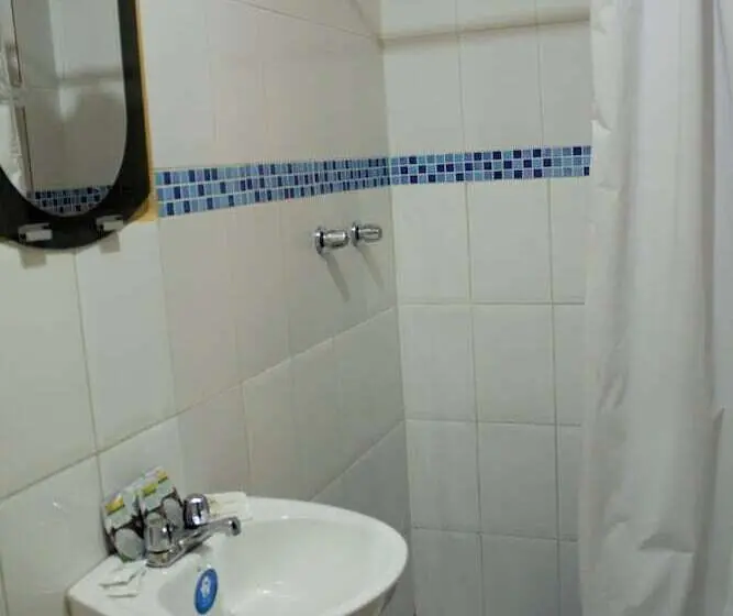 Standard Kolmen Hengen Huone, 4 Mundos