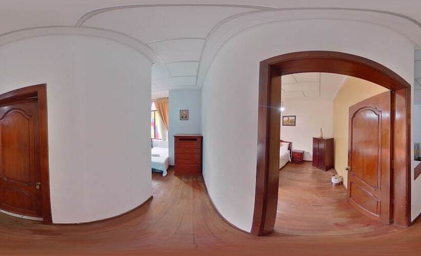 غرفة عائلية, 4 Mundos