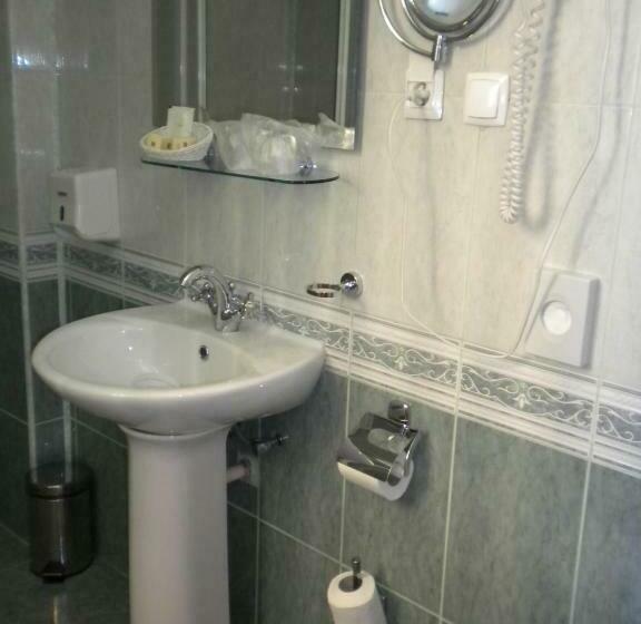 주니어 스위트, Ary