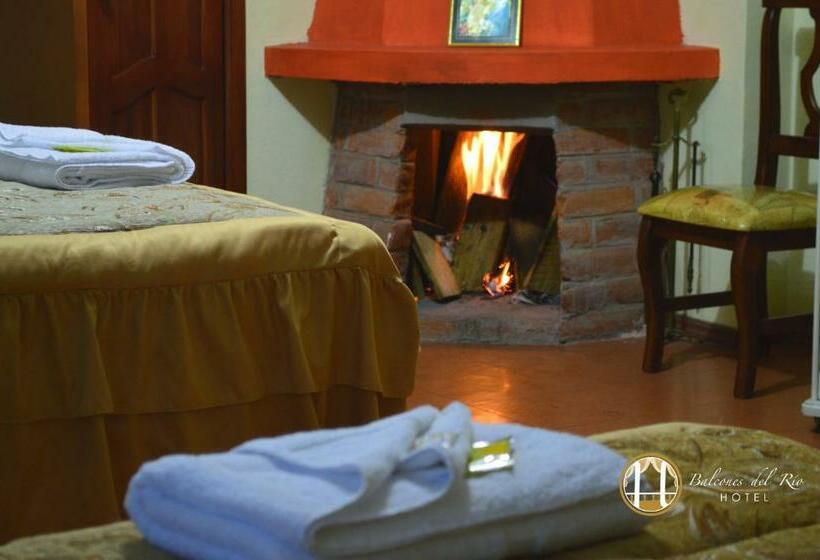 패밀리 룸, Balcones Del Río