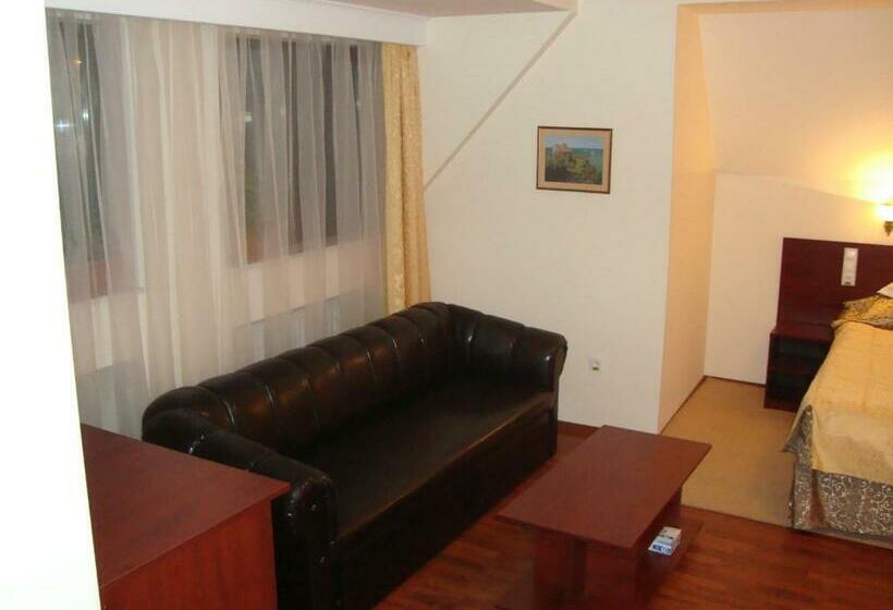 コンフォートルーム, Casa Maria Arges