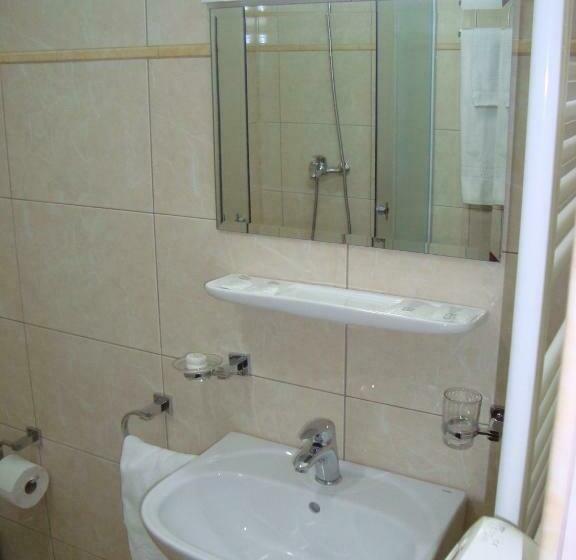 コンフォートルーム, Casa Maria Arges