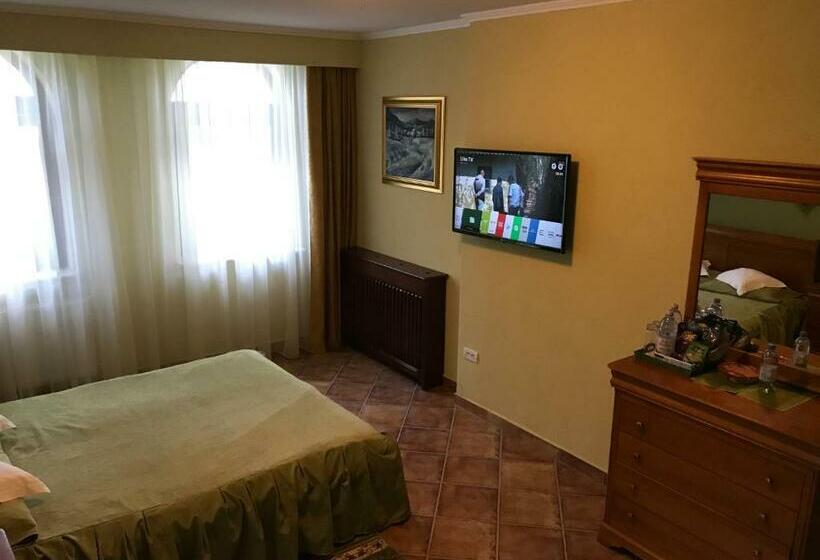 コンフォートルーム, Casa Maria Arges