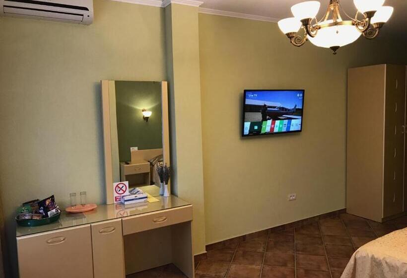 コンフォートルーム, Casa Maria Arges